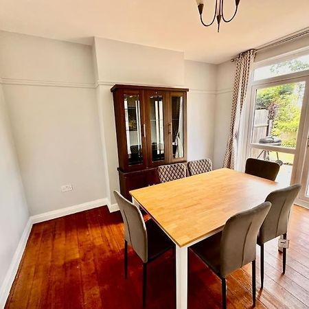 5 Bed Property In Se12 London Eksteriør billede