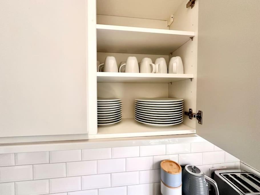 5 Bed Property In Se12 London Eksteriør billede