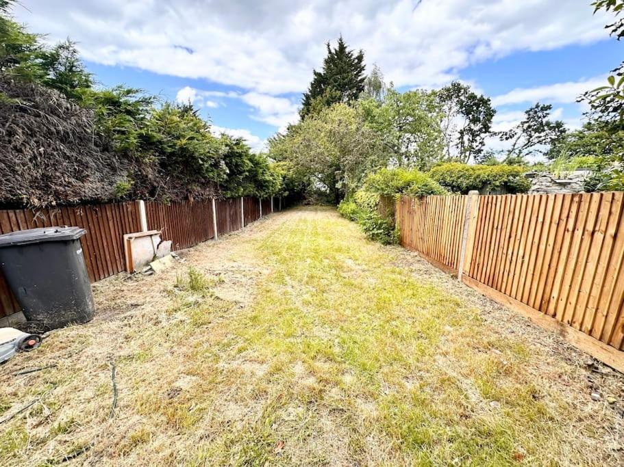 5 Bed Property In Se12 London Eksteriør billede