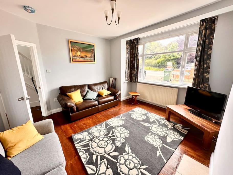 5 Bed Property In Se12 London Eksteriør billede